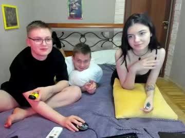 couple Live Xxx Sex & Porn On Webcam With Girls From USA, Europe, Canada And South America with sambradleyy