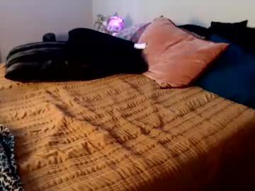 couple Live Xxx Sex & Porn On Webcam With Girls From USA, Europe, Canada And South America with croxfox