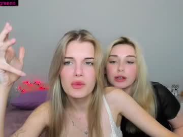 couple Live Xxx Sex & Porn On Webcam With Girls From USA, Europe, Canada And South America with chloejjoness