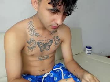 couple Live Xxx Sex & Porn On Webcam With Girls From USA, Europe, Canada And South America with showmewett